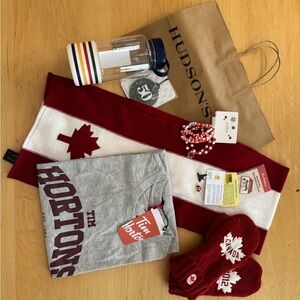 Canada Themed Apparel and Accessories, Canadiana Gift Set